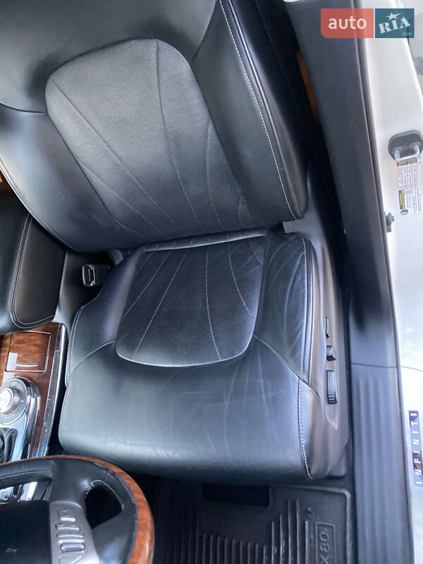 Внедорожник / Кроссовер Infiniti QX80 2015 в Могилев-Подольске