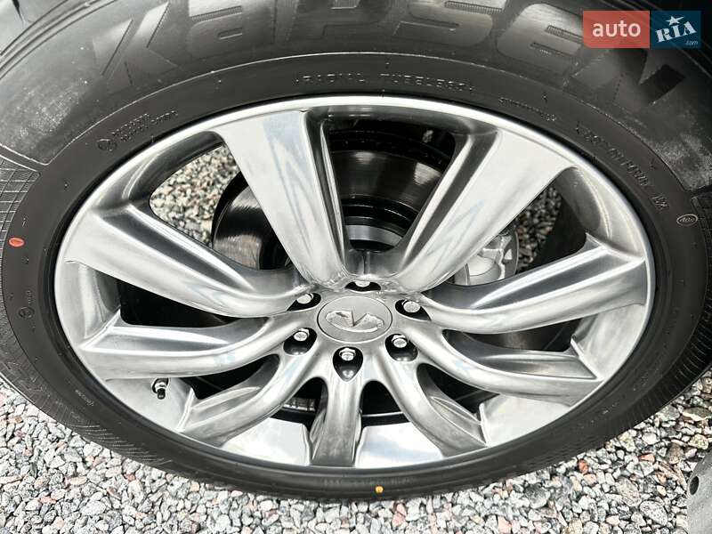 Внедорожник / Кроссовер Infiniti QX80 2015 в Киеве