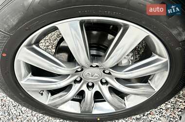 Внедорожник / Кроссовер Infiniti QX80 2015 в 