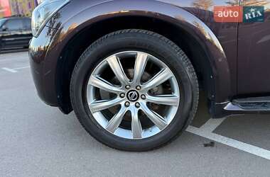 Внедорожник / Кроссовер Infiniti QX80 2013 в 