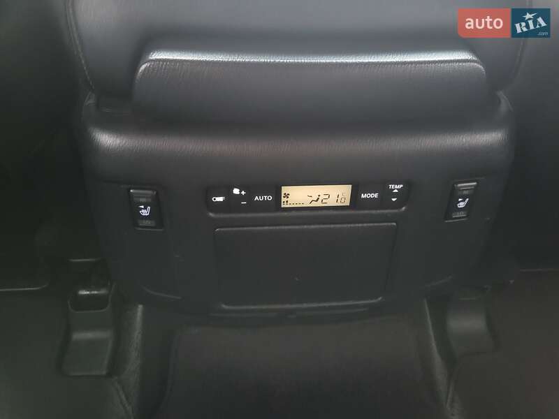 Позашляховик / Кросовер Infiniti QX80 2016 в Чернігові