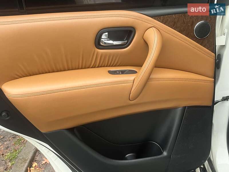 Внедорожник / Кроссовер Infiniti QX80 2017 в Киеве