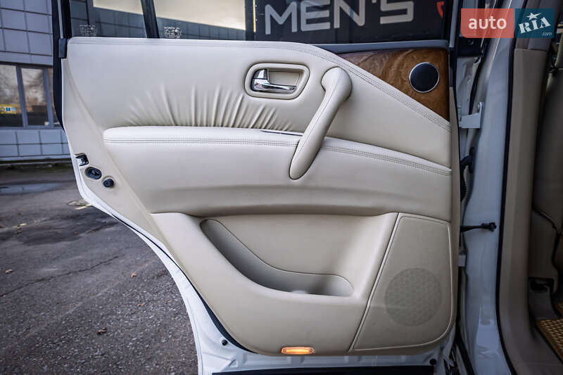 Позашляховик / Кросовер Infiniti QX80 2014 в Києві фото 33 Позашляховик / Кросовер Infiniti QX80 2014 в Києві