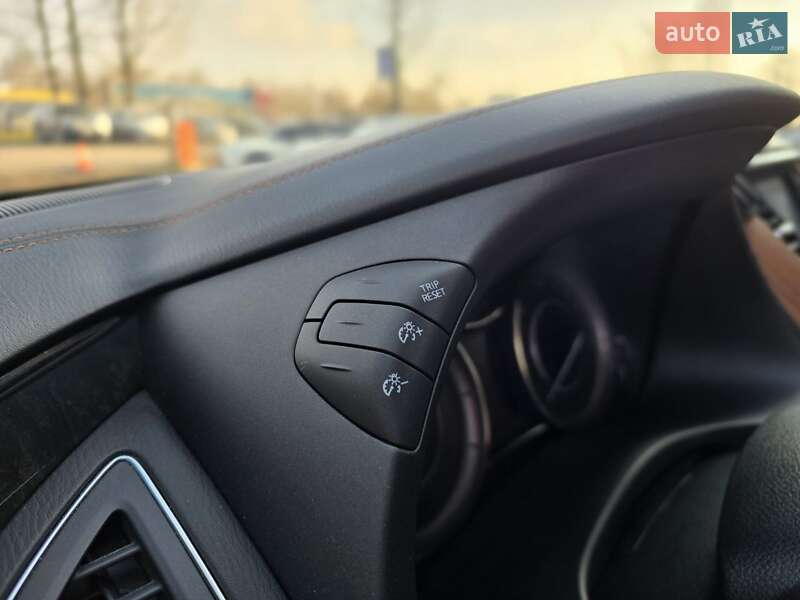 Внедорожник / Кроссовер Infiniti QX80 2017 в Львове фото 19 Внедорожник / Кроссовер Infiniti QX80 2017 в Львове