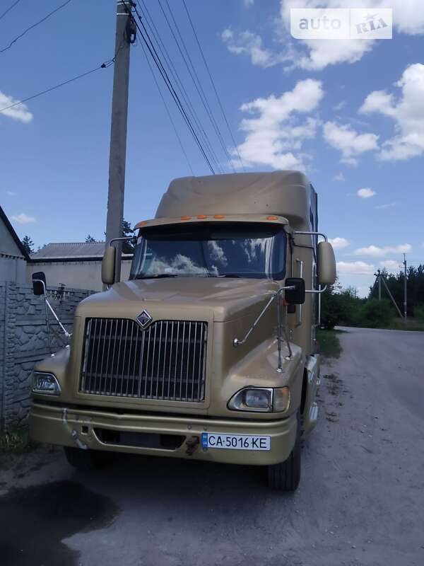 Тягач International 9200 2003 в Каменском