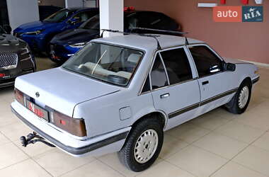 Седан Isuzu Aska 1989 в 