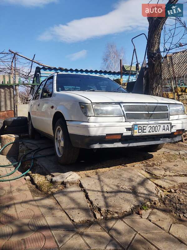Седан Isuzu Gemini 1986 в Раздельной
