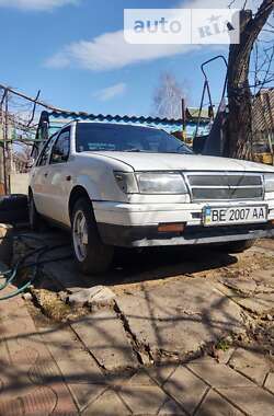 Седан Isuzu Gemini 1986 в Раздельной