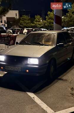 Седан Isuzu Gemini 1985 в 