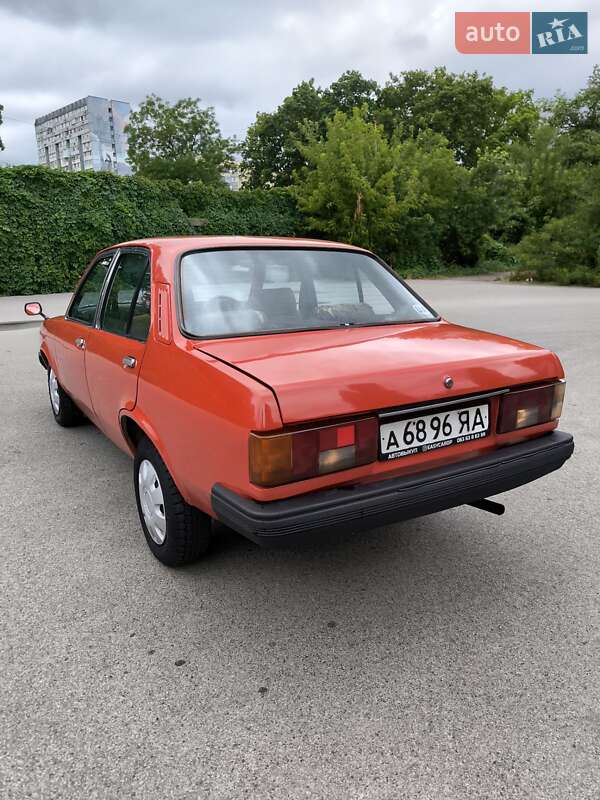 Седан Isuzu Gemini 1982 в Днепре