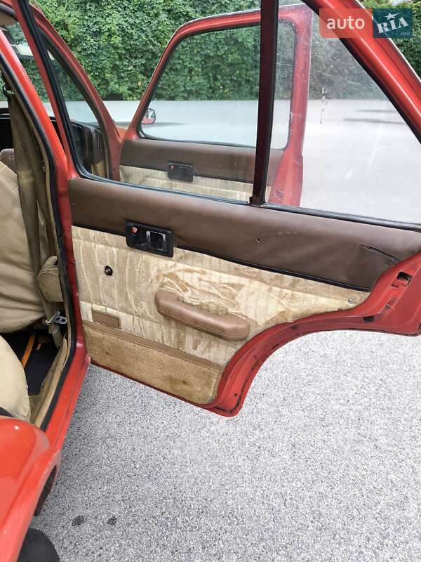 Седан Isuzu Gemini 1982 в Днепре