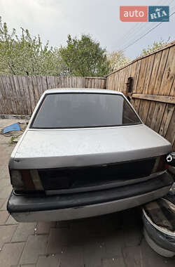 Седан Isuzu Gemini 1986 в 