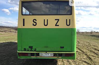 Городской автобус Isuzu MD пас 2001 в Новоукраинке