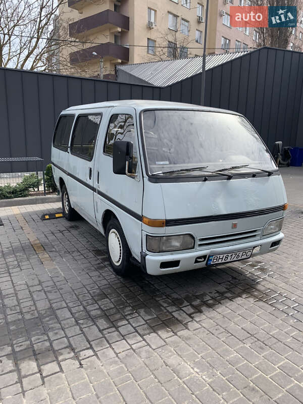 Минивэн Isuzu Midi 1989 в 