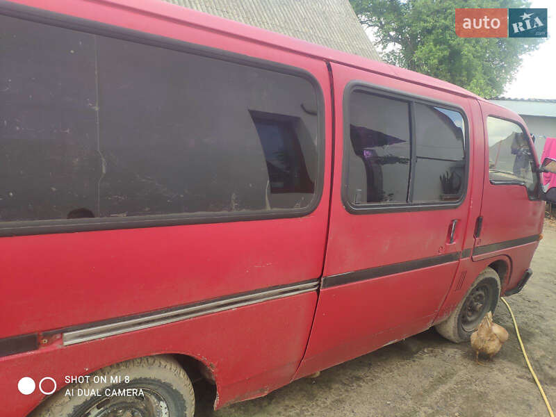 Минивэн Isuzu Midi 1986 в Жовкве