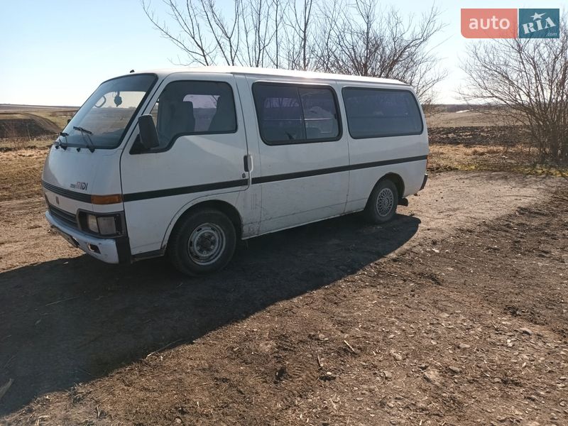 Минивэн Isuzu Midi 1989 в Городенке