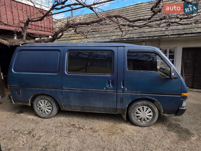 Грузопассажирский фургон Isuzu Midi 1991 в Хмельницком