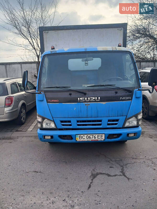 Грузовой фургон Isuzu NPR 2014 в Львове