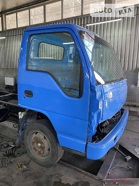 Тентованый Isuzu NQR 2010 в Черкассах