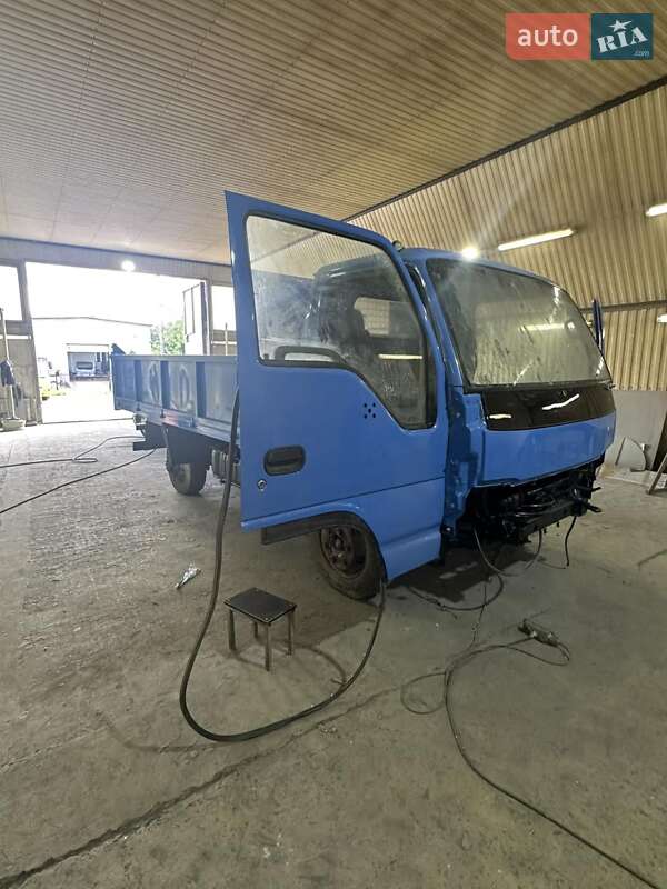 Борт Isuzu NQR 2008 в Черкассах
