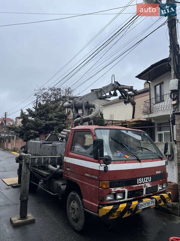 Бетононасос Isuzu NQR 1997 в Одессе