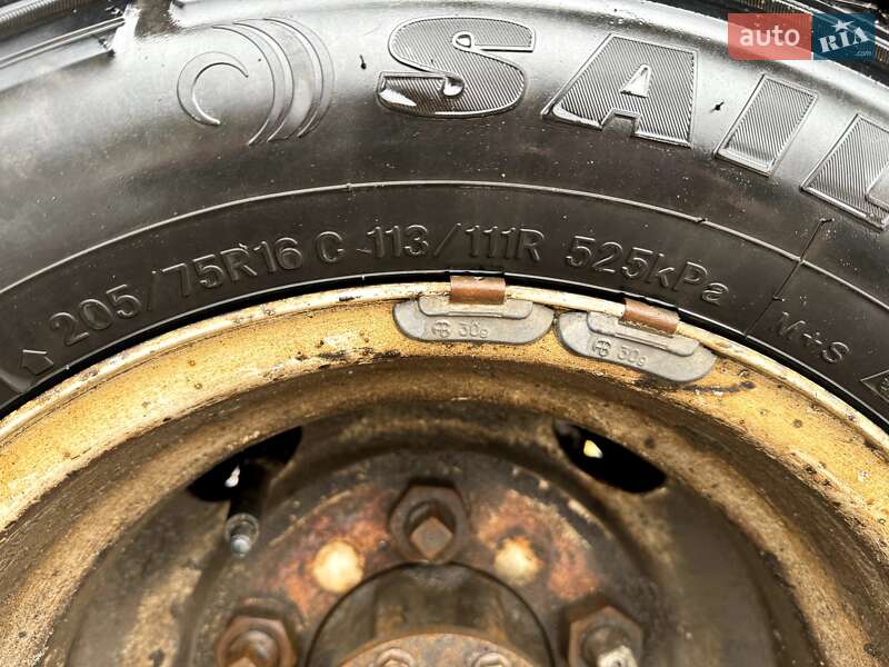 Тентованый Isuzu NRR 2012 в Коломые