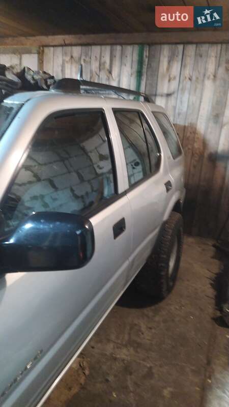 Внедорожник / Кроссовер Isuzu Rodeo 1993 в Дубровице