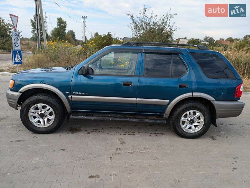 Внедорожник / Кроссовер Isuzu Rodeo 2002 в Киеве