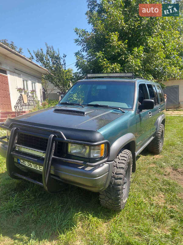 Позашляховик / Кросовер Isuzu Trooper 1996 в Чернівцях