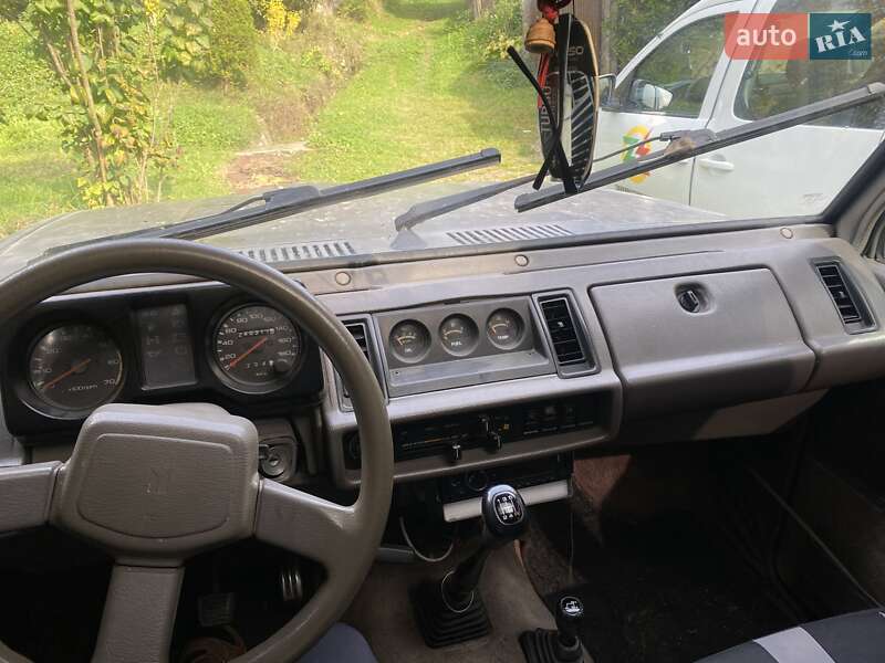 Внедорожник / Кроссовер Isuzu Trooper 1988 в Тячеве