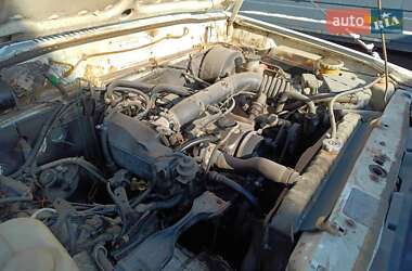 Внедорожник / Кроссовер Isuzu Trooper 1990 в 