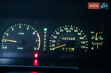 Внедорожник / Кроссовер Isuzu Trooper 1995 в 