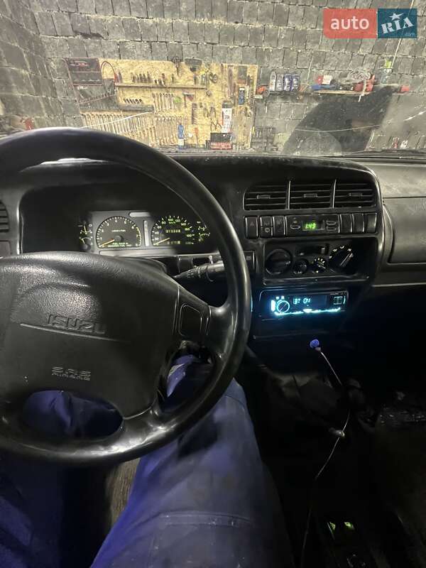 Позашляховик / Кросовер Isuzu Trooper 1996 в Надвірній