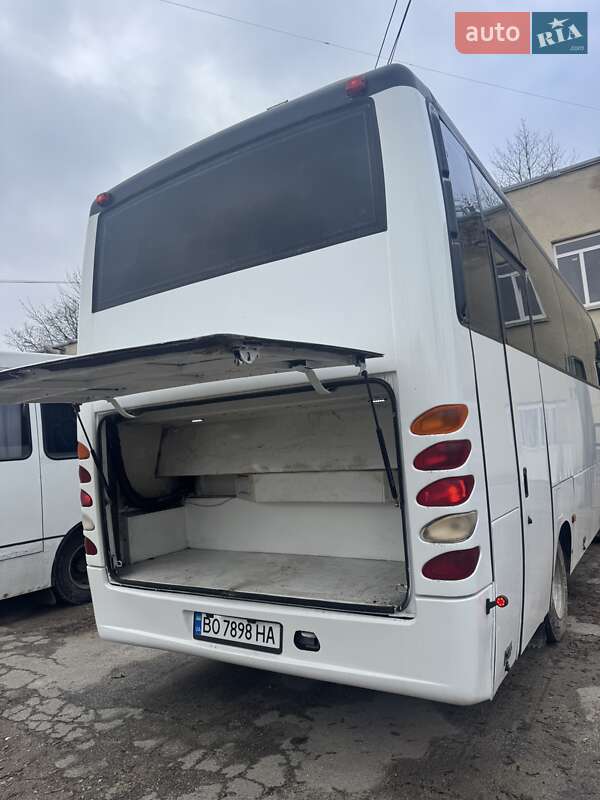Туристический / Междугородний автобус Isuzu Turquoise 2001 в Тернополе