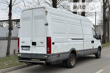 Вантажний фургон Iveco 35C13 2002 в Львові