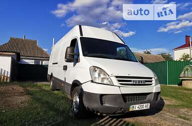 Грузовой фургон Iveco 35S13 2009 в Гадяче