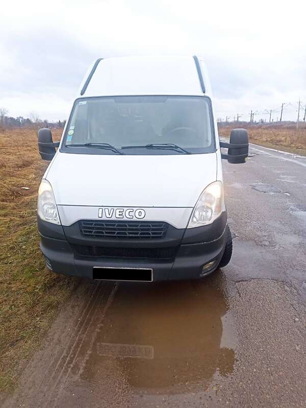 Грузовой фургон Iveco 35S13 2014 в Стрые