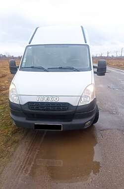 Вантажний фургон Iveco 35S13 2014 в Стрию