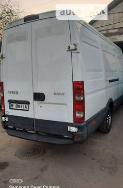 Вантажний фургон Iveco 35S13 2012 в Кременчуці