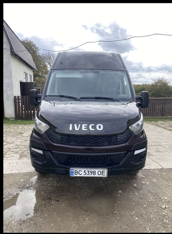 Вантажний фургон Iveco 35S13 2015 в Львові