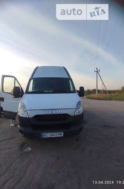 Вантажний фургон Iveco Daily груз. 2012 в Львові