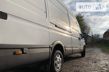 Грузовой фургон Iveco Daily 2006 в 