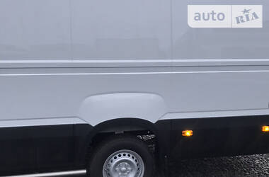 Грузовой фургон Iveco Daily 2016 в 