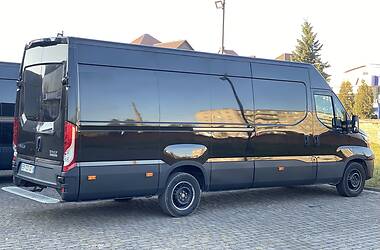 Грузовой фургон Iveco Daily 2017 в 