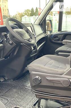 Грузовой фургон Iveco Daily 2017 в 