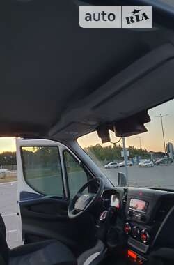 Грузовой фургон Iveco Daily 2017 в 