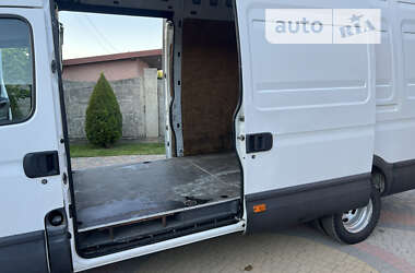 Грузовой фургон Iveco Daily 2011 в 