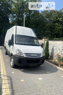 Грузовой фургон Iveco Daily 2008 в Львове