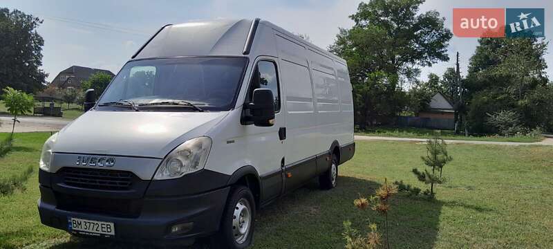 Грузовой фургон Iveco Daily 2013 в Ромнах