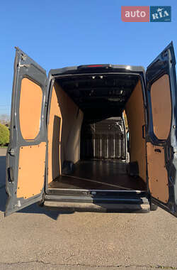 Грузовой фургон Iveco Daily 2022 в 